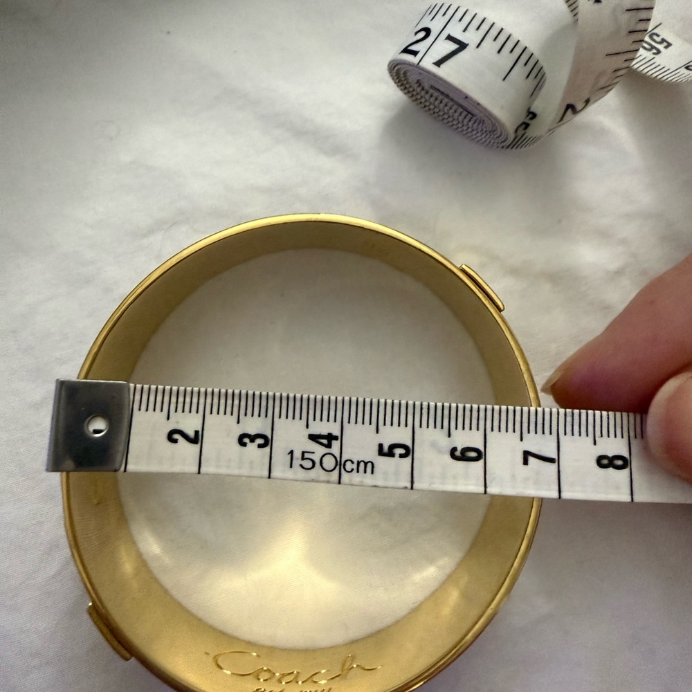 Gold bangle - Picture 6 of 6